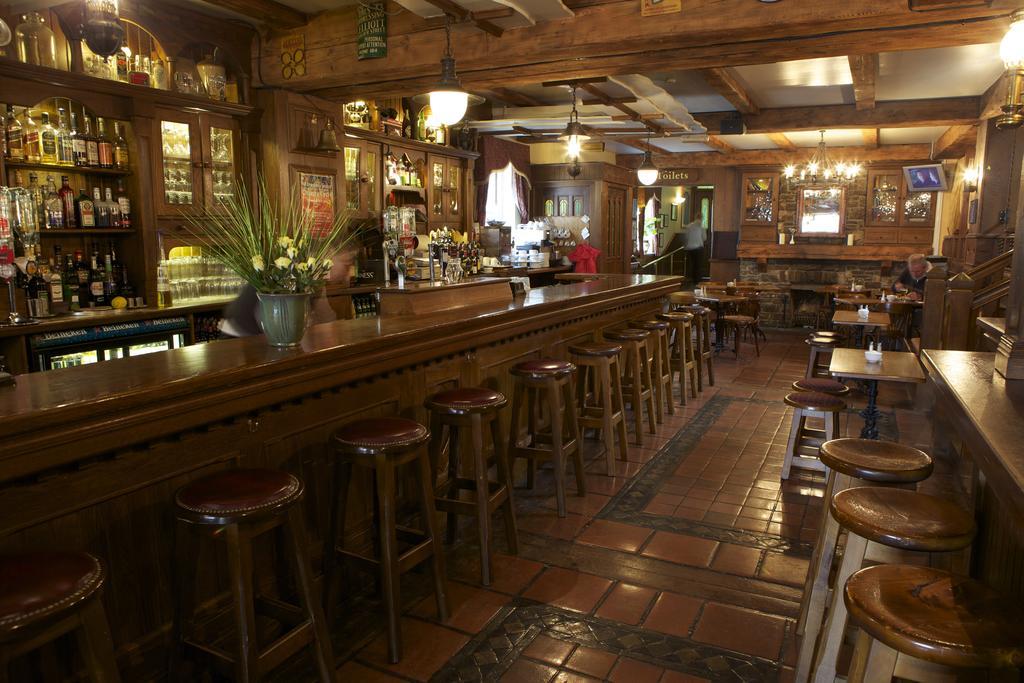Leens Hotel Abbeyfeale Eksteriør billede
